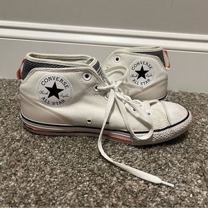 Converse Chuck Taylor All Star High Top Sneakers. Size 7-Women, 5-Men. Like new.